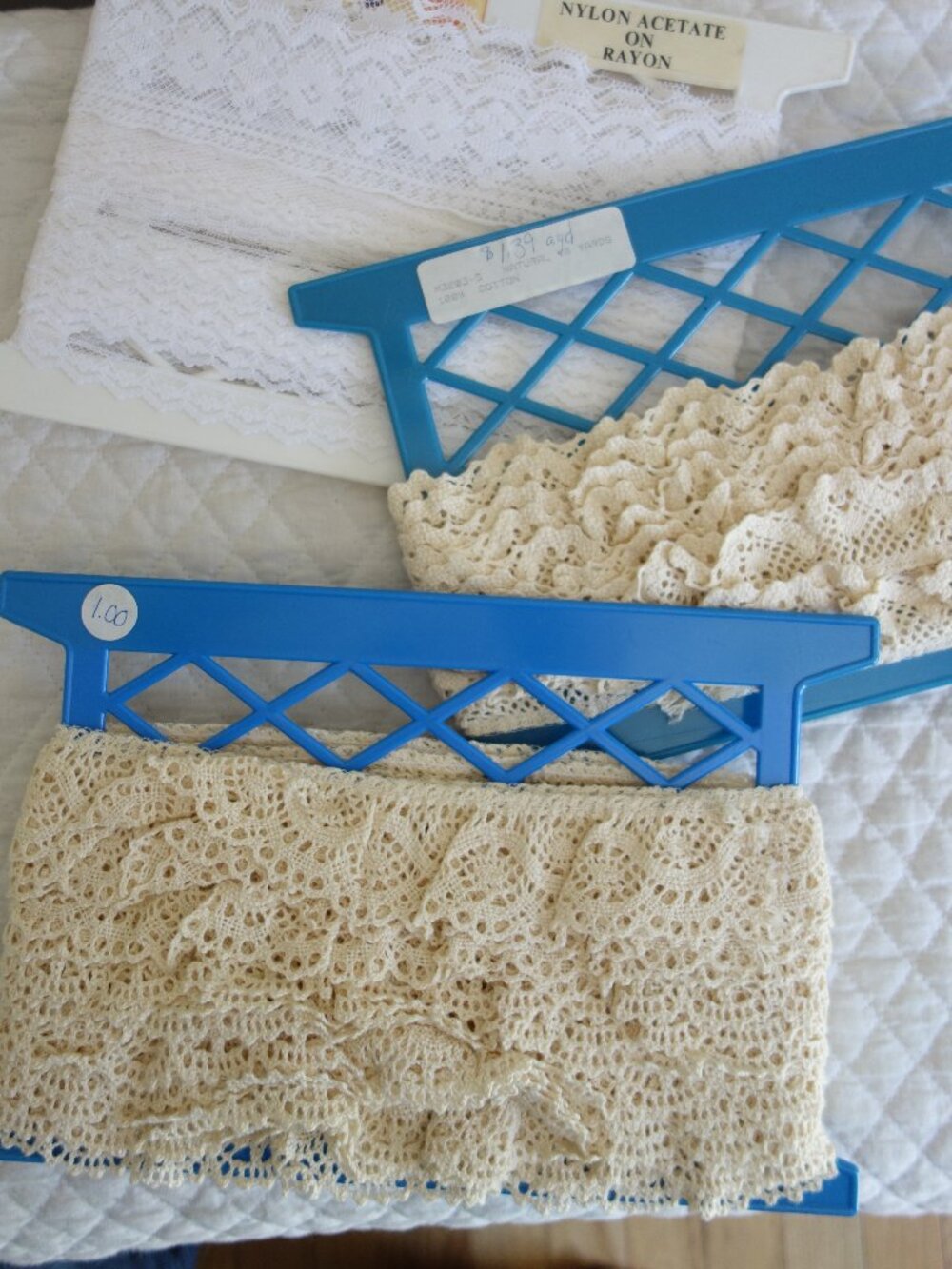 HUGE!!! Lot of whites & cream lace trim ribbon crochet sewing notions - Picture 3 of 7